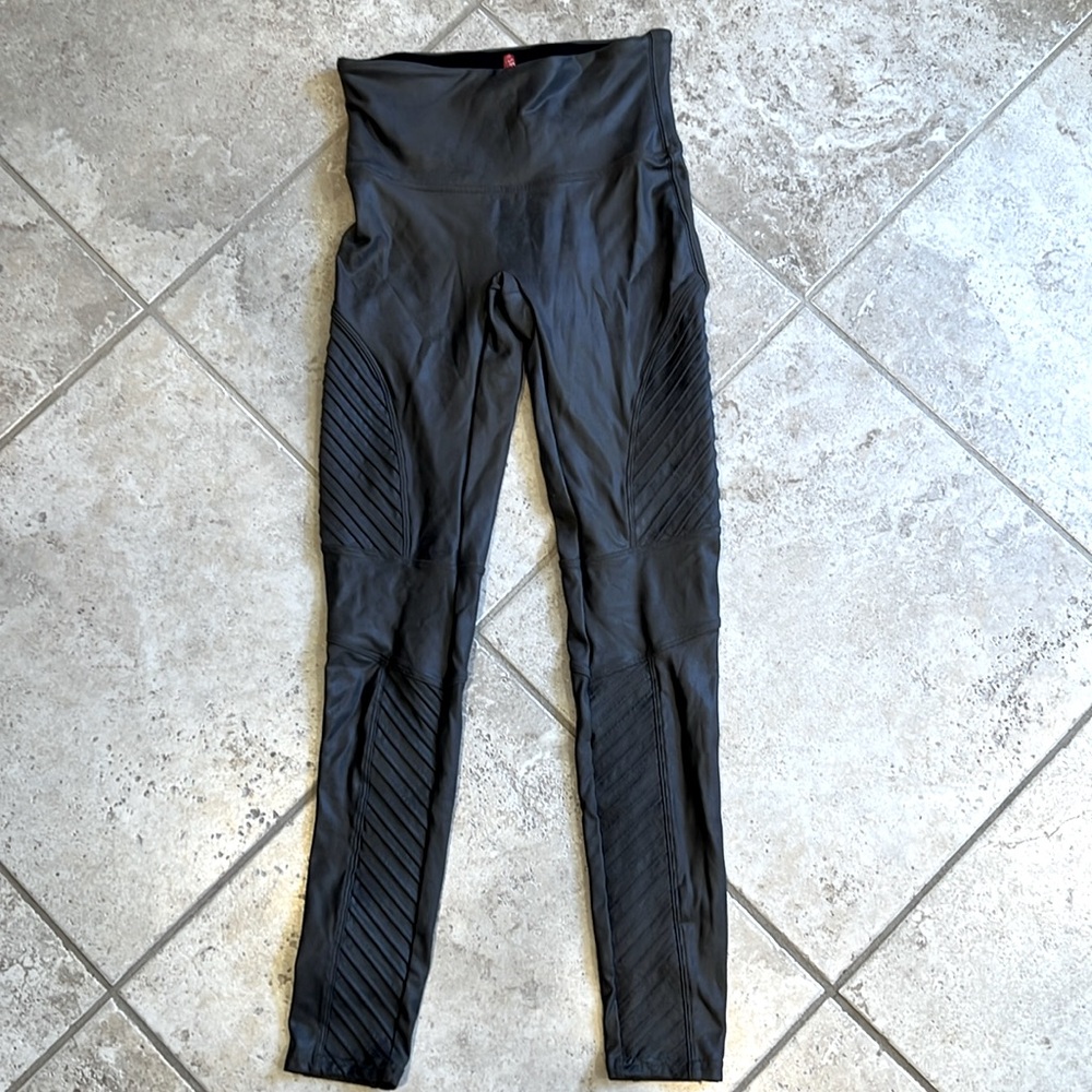 Spanx charcoal, faux leather legging, size M